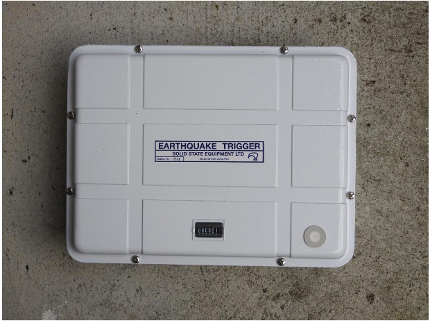 MK6 Earthquake Trigger Recorder — cast aluminium housing with event counter